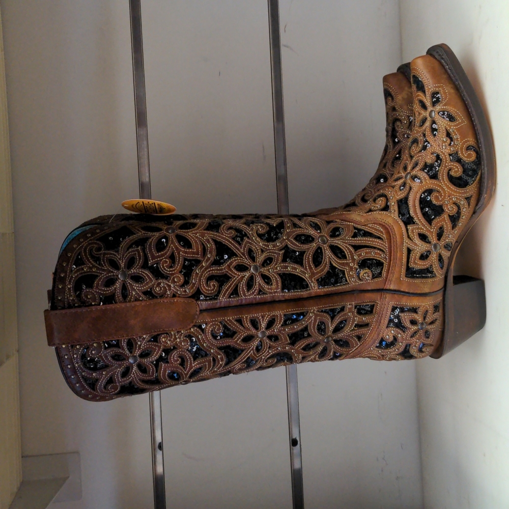New Women's Corral A4083 - Picture 2 of 9